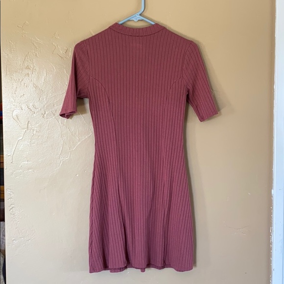 Dusty rose skin tight dress - Picture 3 of 4